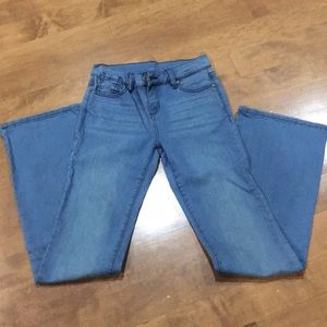 Women BCBG light blue jeans in size 26